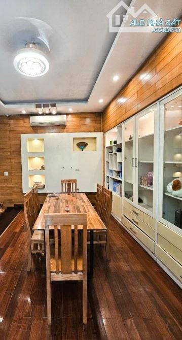 Nhà mặt phố Đặng Tất, Ba Đình,64m2*4 Tầng, Mặt Tiền 4.8m, lô góc, vài bước tới Lăng Bác - 1