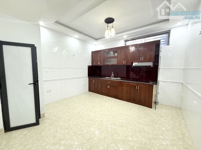 Bán Gấp Nhà 4T Đông Mỹ , 40M2 3,4ty, gần Sân bóng , chợ trường đủ - 1