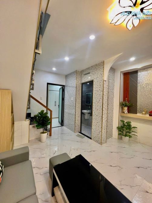 💐Nhà đẹp, hiếm, HXH, đường Dương Quảng Hàm, 2 tầng,(4*10)m, 3 phòng ngủ, tặng nội thất, c - 1