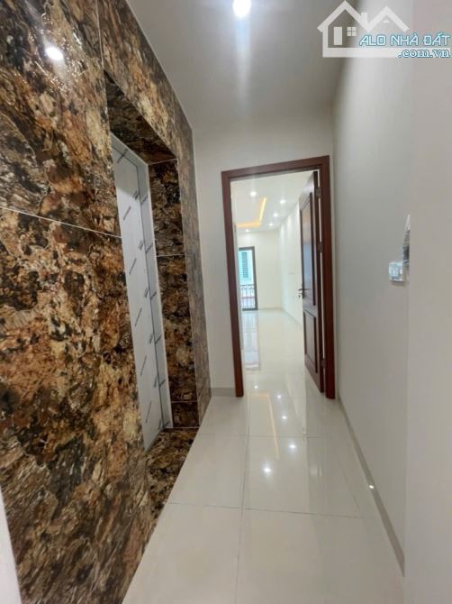 Ô TÔ ĐỖ CỬA _THANG MÁY🏘️ 5 TẦNG  X 35 M2_ #CẦUDIỄN_BẮCTỪLIÊM_💰CHỈ 8,X TỶ - 1