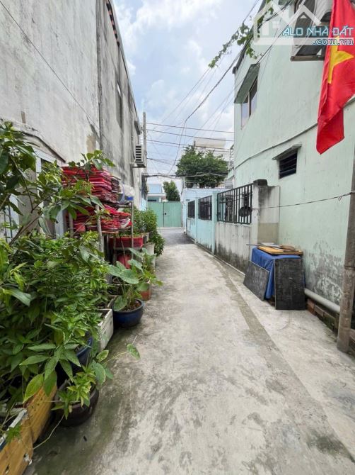 Bán nhà cấp 4 cách đưng Ô tô 13 bước chân di chuyển thuận tiện - 1