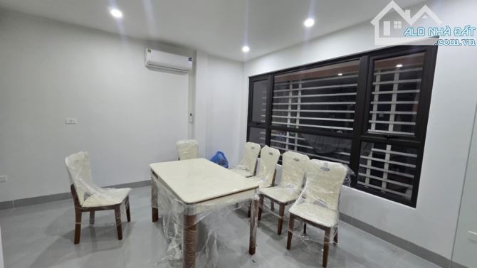 Dương Quảng Hàm - 38m2 - 6 tầng - Thang máy - Gần phố - Phân lô - 1