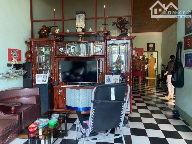 BÁN NHÀ MẶT TIỀN ĐƯỜNG HÀM NGHI. DT: 5,74 x 22M. GIÁ: 3,9 TỶ - 1