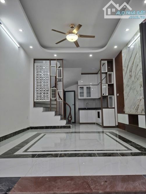 NHÀ ĐẸP VIỆT HƯNG 34M2 5 TẤNG, GẦN CHỢ, TRƯỜNG CÁC CẤP, AN SINH ĐỈNH - 1