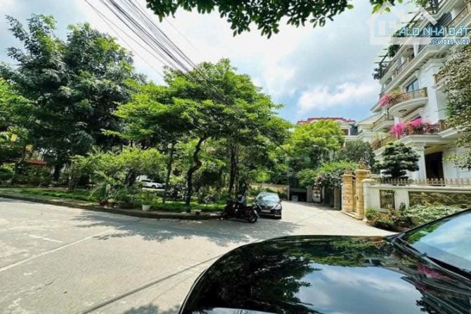 Bán KĐT BT Vườn Đào, tinh hoa quận Tây Hồ, lô góc 3 mặt đường, DT 236m2, MT 14m - 1