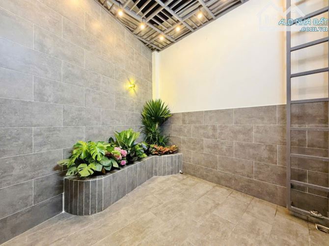 Bán nhà hẻm xe hơi vô nhà sát mặt tiền đường Phạm Văn Chiêu, P.14, 6,3 x 9, giá 6.5 tỷ tl - 1