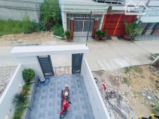 Nhà ấp 3 Tân Bửu 1 trệt 2 lầu mới xây đường xe tải đã hoàn công - 1