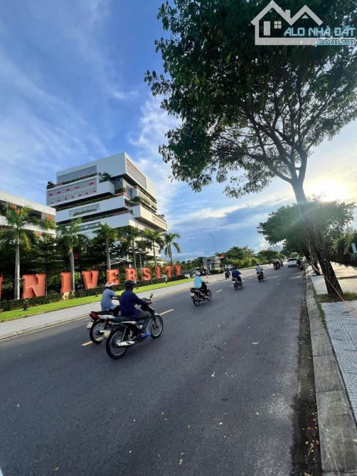📌📌📌LÀM VIỆC TRỰC TIẾP GIÁ TỐT !!! bán lô góc khu đô thị FPT - 1