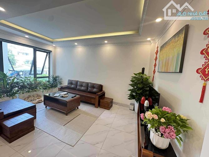 Cô Em gái nhờ bán căn nhà 👉PHÚC LỢI OTO ĐỖ SÁT CỔNG 7 TẦNG FUL ĐỦ NỘI THẤT , tivi , tủ lạ - 1