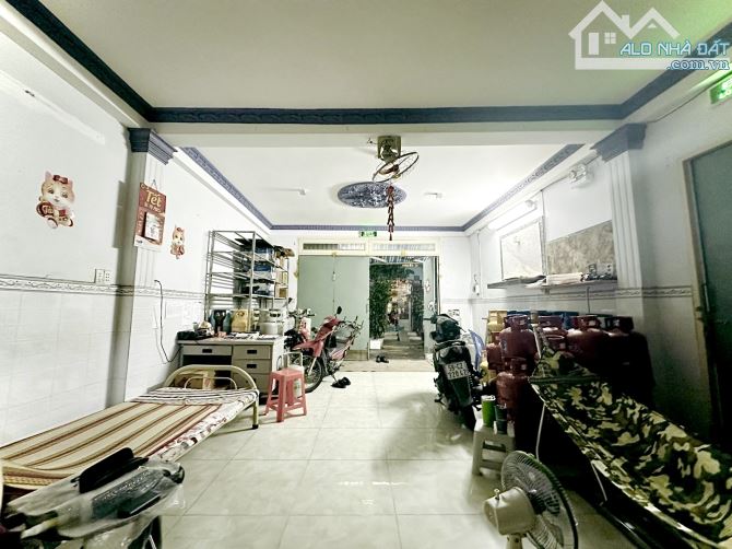 Tân Phú sát bên Tân Bình ô tô vào nhà DT 54m2 giá 6,68 tỷ. - 1