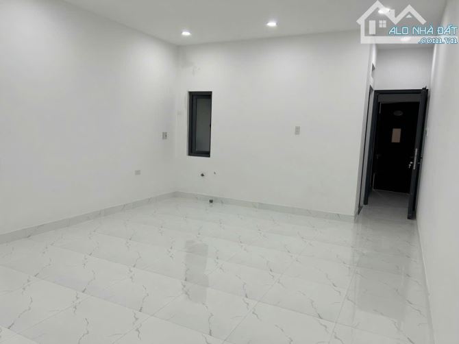 bán nhà 3 tầng 72.7m2 giá 13.5 tỷ mặt tiền đường Hoàng Diệu cách biển 500m, nhận ký gửi - 1