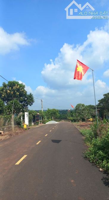 NHÀ VƯỜN CỰC ĐẸP TRUNG TÂM XÃ, GẦN TỈNH LỘ, KẾ BÊN KHU DU LỊCH THÁC HOÀ BÌNH - 1