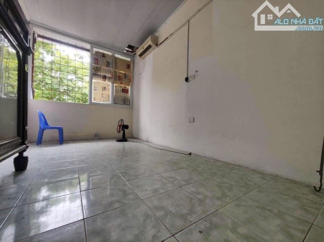 Cho thuê nhà mặt phố Hoàng Hoa Thám - Ba Đình, nhà 2 mặt thoáng, có vỉa hè, chỉ 9 triệu/th - 1