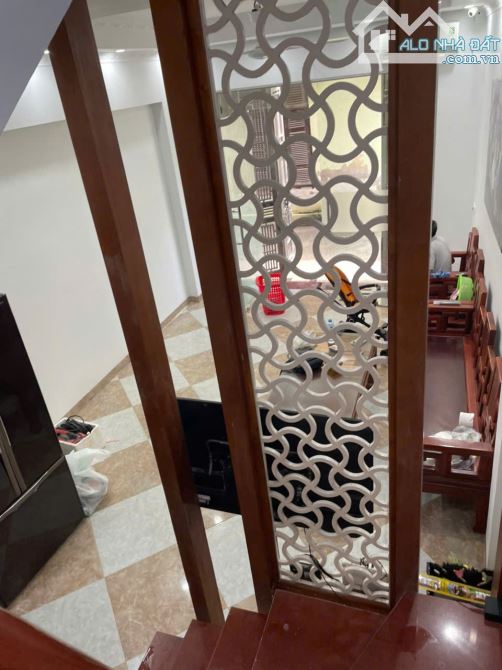 Cho thuê nhà nguyên căn 179 Vĩnh Hưng, phường Vĩnh Hưng, Hoàng Mai. DT 30m x 5 tầng, giá - 1