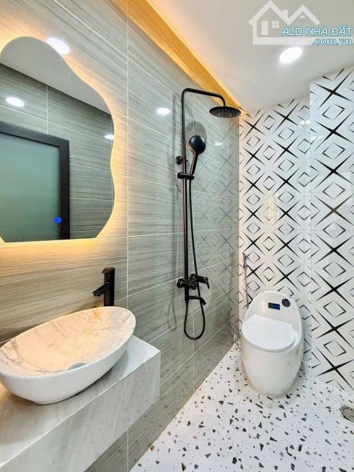 Chốt ngay căn nhà đẹp 52.8m2 ngay Dương Quảng Hàm, Gò Vấp. Giá: 3 Tỷ 090, nhiều tiện ích - 12