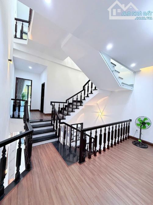 Siêu phẩm nhà 3 tầng mặt tiền đường Cần Giuộc, An Khê Thanh Khê. Giá 9,3 tỷ View Chợ Hoa - 12