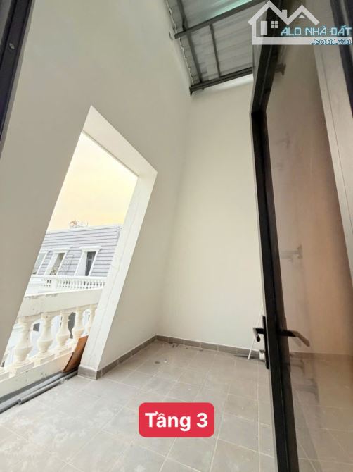 CHO THUÊ NHÀ PHỐ VINCOM HÙNG VƯƠNG - MỸ THO. GIÁ THUÊ 25TR/ THÁNG CÒN TL - 12