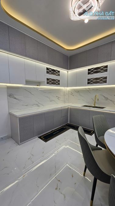 CẠNH Phú Mỹ Hưng VIP nhất VN phú Thuận Q 7 Ngang 4 dài 15 M CÓ 83 TRIỆU M2 3 TẤM MỚI - 15