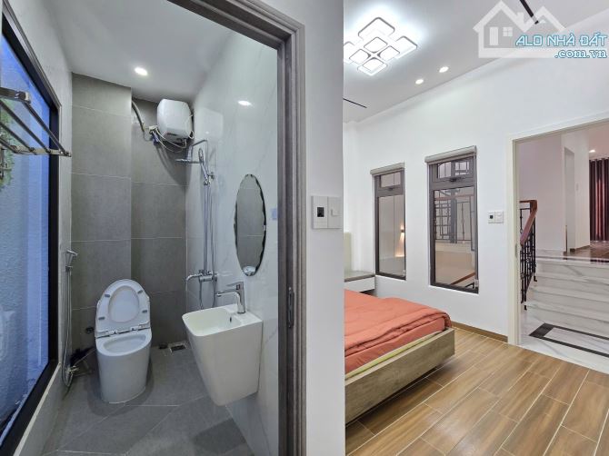 🔥 Nhà 3 tầng 3 mê đường 7m5 Phú Xuân 9 . Hoà Minh - Diện tích 68m2 hướng tây bắc - 15