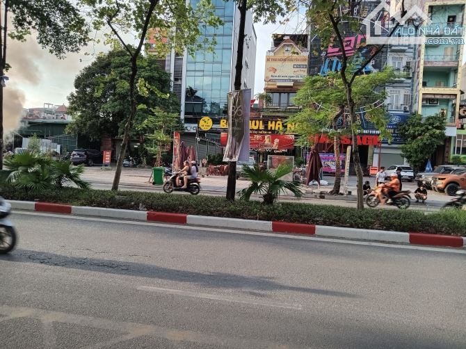 Bán nhà mặt phố Nguyễn Hữu Thọ. DT 450m2, lô góc 3 thoáng, 2 MT rộng 52m, giá 285 tỷ - 1