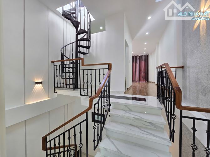 🔥 Nhà 3 tầng 3 mê đường 7m5 Phú Xuân 9 . Hoà Minh - Diện tích 68m2 hướng tây bắc - 17
