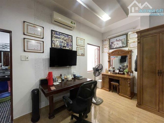 Biệt thự tân cổ điển 3 tầng, 164m² ngang 7m, nội thất ngoại nhập, gần Lotte Gò Vấp, 21 tỷ - 20