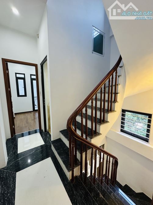 Nhà Dân Lô Góc 3 Thoáng Nội Thất Đẹp , Giá Tốt Nhất Thị Trường - 2