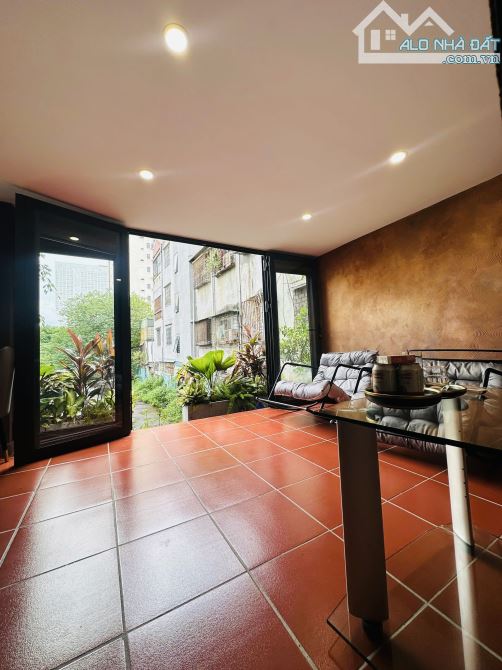Căn hộ homestay tầng 2 - phố Vip Lê Thánh Tông siêu hiếm - sổ to - gần Nhà Hát Lớn - 2