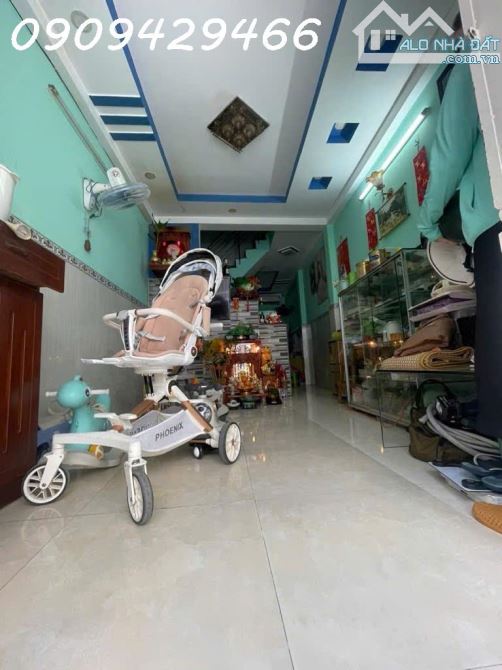 QUẬN 7- NHÀ CHỈ 55 TR/M2- NGANG 7,5M- XE ĐẬU CỬA- 4 PHÒNG NGỦ - 2
