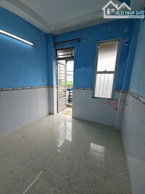 Cách mặt tiền xe hơi  10 m Q4 CÓ 3 TỶ - 2