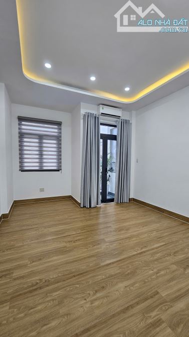 CẠNH Phú Mỹ Hưng VIP nhất VN phú Thuận Q 7 Ngang 4 dài 15 M CÓ 83 TRIỆU M2 3 TẤM MỚI - 2