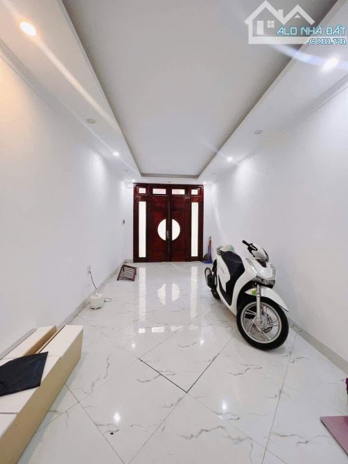 BÁN NHÀ NGÕ NÔNG GẦN PHỐ 8,5 TỶ 37m 5 TẦNG MT 3,3m Ô TÔ ĐỖ CỬA XUÂN ĐỈNH BẮC TỪ LIÊM - 2