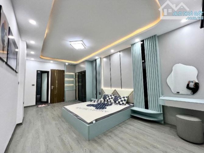 NHÀ 4 TẦNG DÂN XÂY VIỆT HƯNG NƠI HẠNH PHÚC BẮT ĐẦU CHỈ NHỈNH 6 TỶ - 2