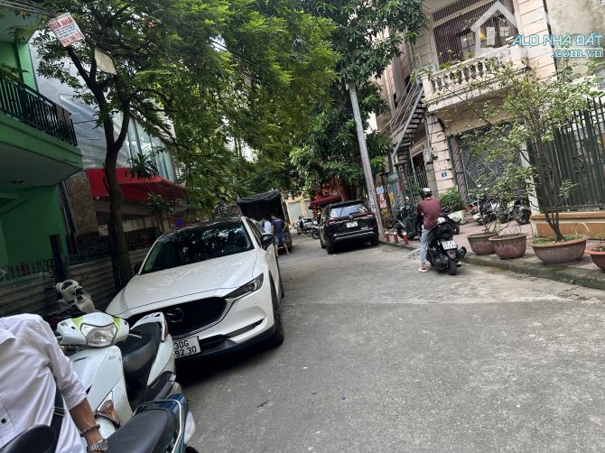 Bán nhà phân lô ô tô tránh Hoàng Cầu, Đống Đa, 62m2, 5 tầng thang máy KD, 27.8 tỷ - 2