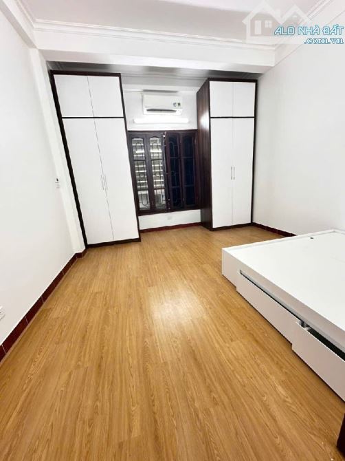 Cầu Giấy - 30m2 - 4 tầng - 1 nhà ra phố - Phân lô - Hiếm nhà bán - 2