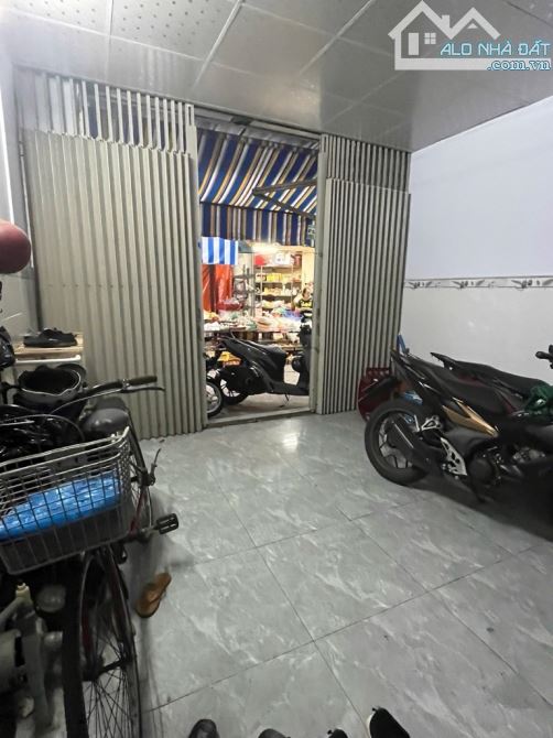 Chủ ngộp bán gấp nhà HXH cư xá Lạc Long Quân, quận 11 68m2 giá gần 8 tỷ - 2