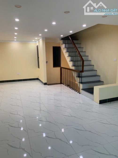 BÁN NHÀ 4 TẦNG MỚI XÂY - UY NỖ, ĐÔNG ANH - NHÀ ĐẸP, DỌN VỀ Ở NGAY! - 2