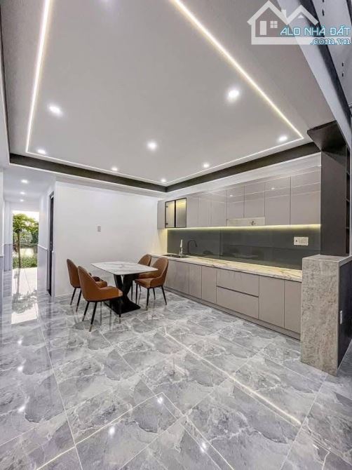 CẦN BÁN GẤP NHÀ PHỐ ĐẸP HIỆN ĐẠI NGAY KHU CÔNG NGHIỆP CẦU TRÀM – LONG AN – 112.6M² – GIÁ 2 - 2