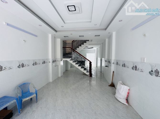 Bán Nhà Hẻm Xe Hơi Trần Thủ Độ Tân Phú 3 Tầng 180m2 Giá Tốt - 2