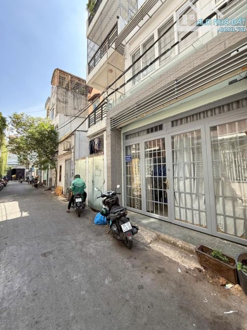 Q2, ĐƯỜNG TRẦN NÃO, PHƯỜNG AN KHÁNH- HẺM XE HƠI - NHÀ  2 TẦNG ĐẸP - 3PN - CHỈ 9,2 TY TLCC - 2