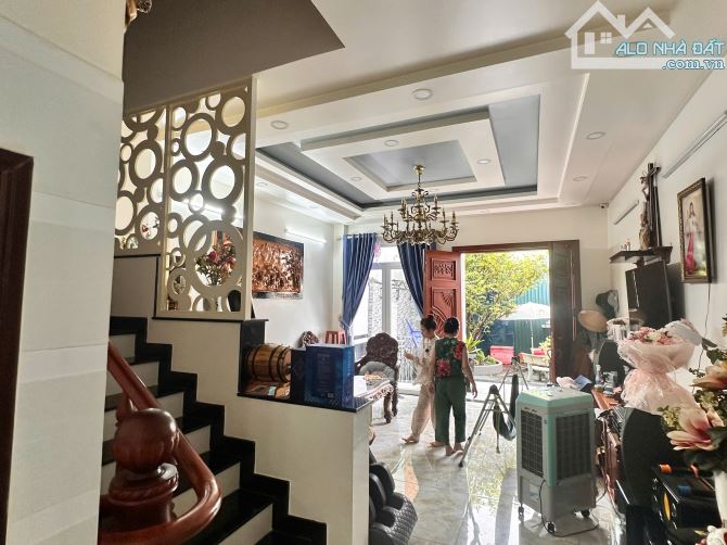 CỰC RẺ- GẤP BÁN NHÀ 2 LẦU ,MT ĐƯỜNG TỈNH LỘ 43,BÌNH CHIỂU ,THỦ ĐỨC, 211m2- giá chỉ-13.5 ty - 2