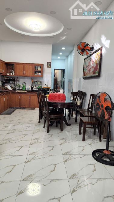Chủ cần bán nhanh căn nhà hẻm ô tô, chợ Cây Xoài, P. Cát Lái, Q2, giá 9.7 tỷ, 124m2, 4T - 2