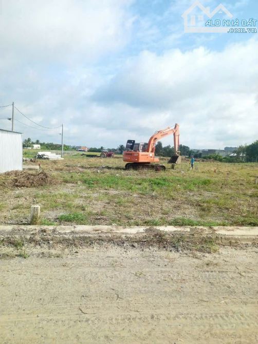 LÔ ĐẤT TRONG KDC  140M2 GIÁ 1 TỶ 450 - SHR, FULL THỔ - 2