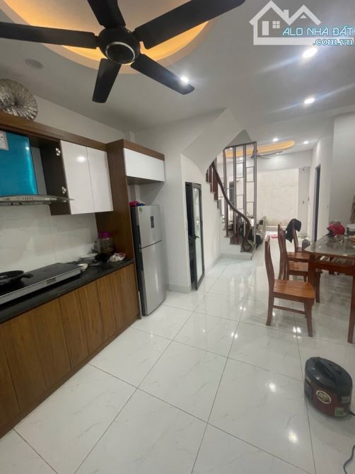 Chủ nhà nhờ bán căn nhà địa chỉ ở đông la hoài đức 30m2 4 tầng xây còn rất mới - 2