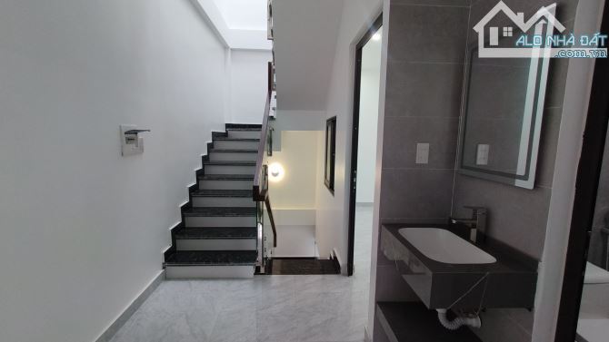 Chỉ vỏn vẹn 2 tỷ đồng sở hữu căn hộ 3 tầng mới toanh ngay trung tâm An Dương - 2
