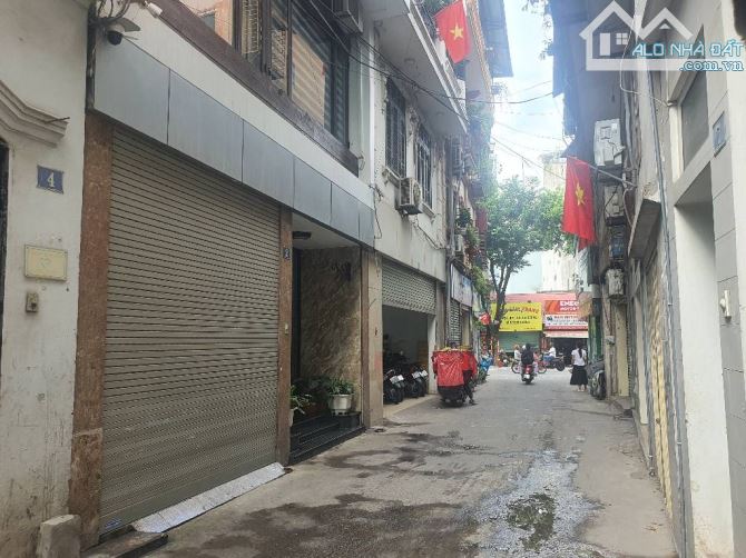 Bán nhà Trương Định - HBT. Gần phố - Ô tô Tránh - Đỗ cửa. Kinh doanh - nở hậu. - 2