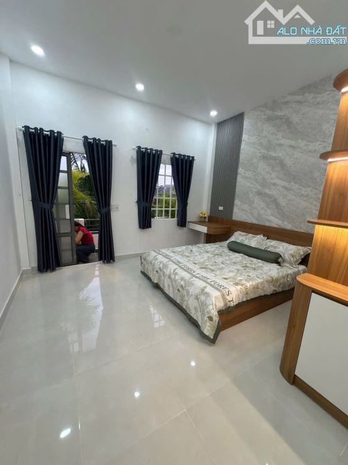 Nhà 2 tầng FULL NỘI THẤT đường THẠNH XUÂN 40 phường Thạnh Xuân Q12 DT 66m2 (4x17) đường 5m - 2