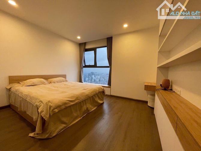 Chủ đi nước ngoài cần bán căn hộ 3n2vs-105m² tại 173 Xuân Thủy. View thoáng mát giá 7 tỷ5 - 2