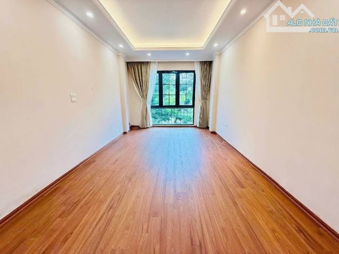 Bán nhà đẹp mặt phố Ngã Tư Sở! 48m2 x 7T thang máy chỉ 22..tỷ - Vỉa hè rộng,  view sông - 2