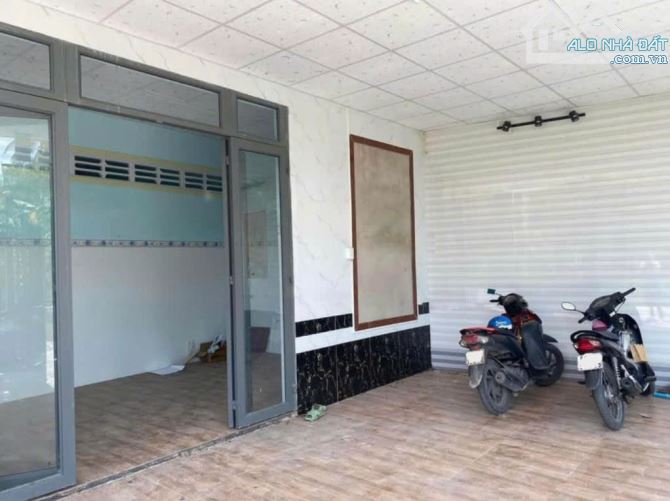 BÁN NHÀ MẶT TIỀN Ở NGUYỄN THỊ LẮNG CỦ CHI 10x21 ( 210m2 ) 720 TRIỆU SỔ ĐẦY ĐỦ - 2